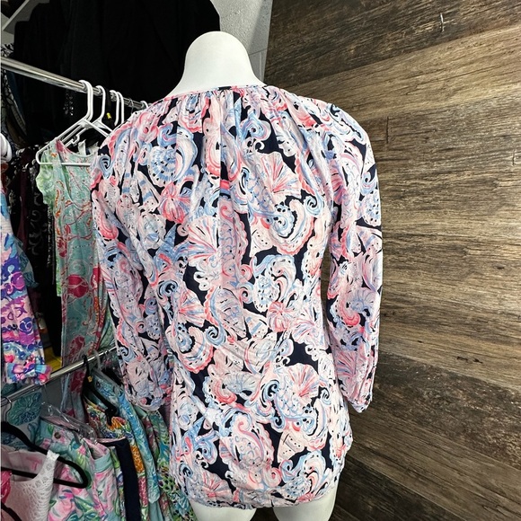 Lilly Pulitzer Pink and Blue Beach Graphic Blouse XS - Picture 7 of 10